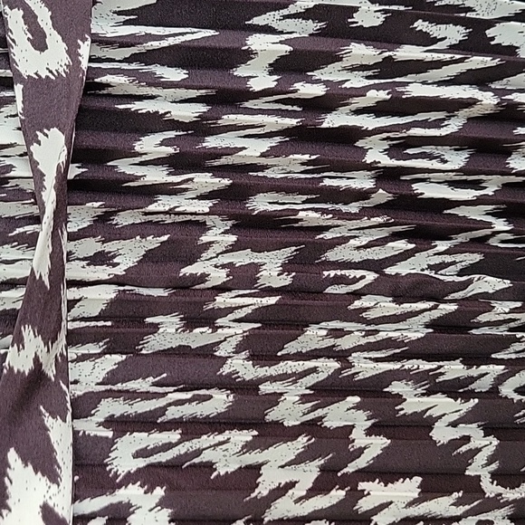 SCOOP SZ L Pretty Black & White Dress with pleated skirt self belt New - Picture 6 of 6